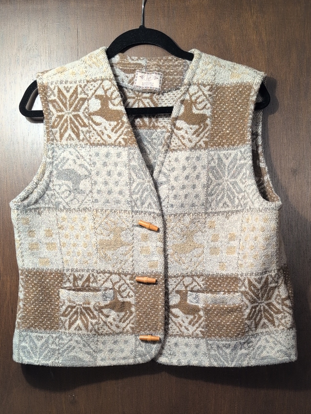 Textured Knit/Embroidered Vest in Cream and Brown